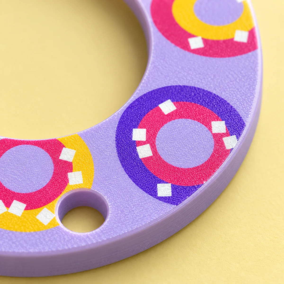 Orecchini Gummy anelli · Dettaglio · finitura vellutata