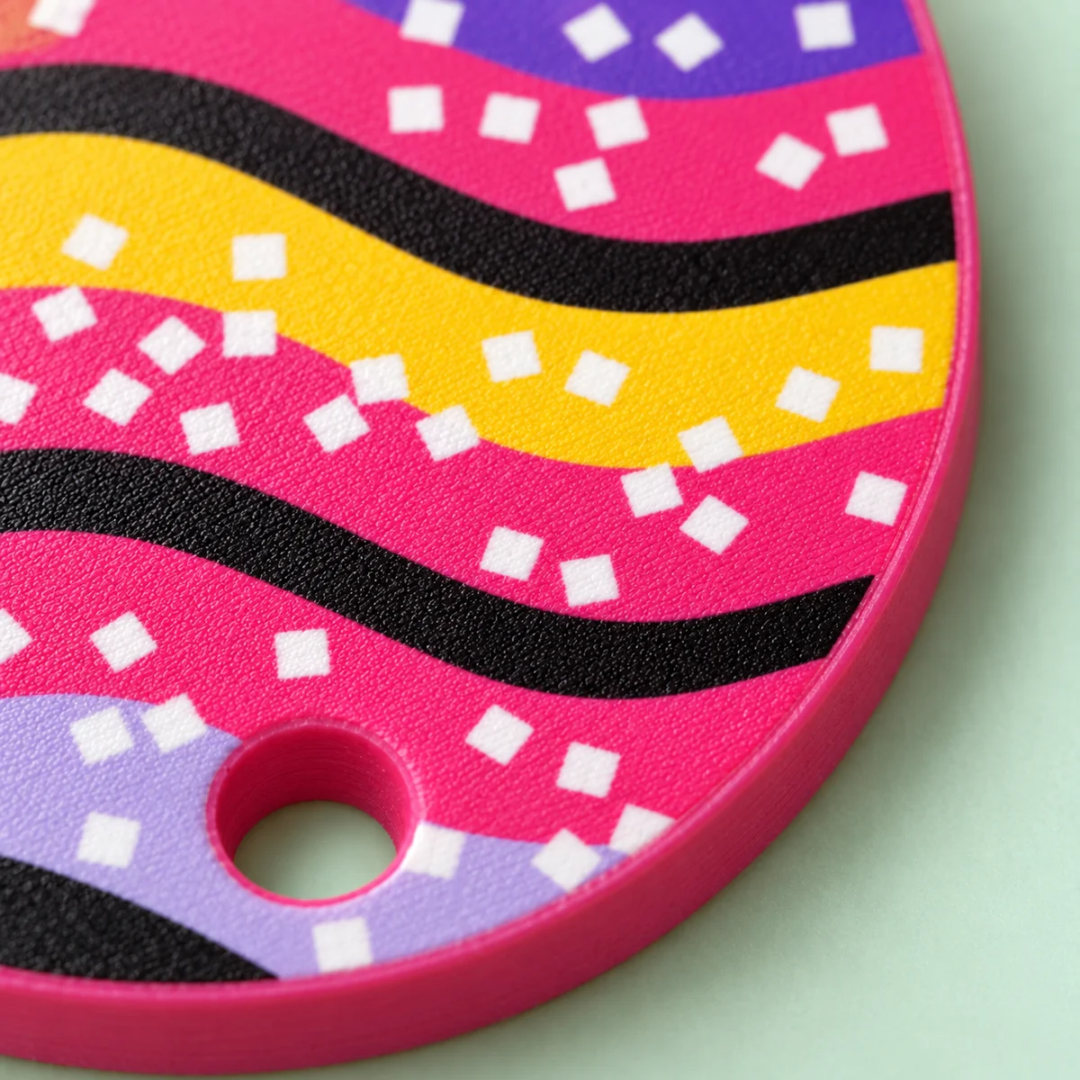 Orecchini Gummy strisce acide · Dettaglio · finitura vellutata
