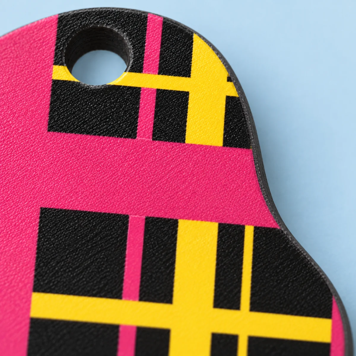 Orecchini Tartan asimmetrico · Dettaglio · finitura vellutata